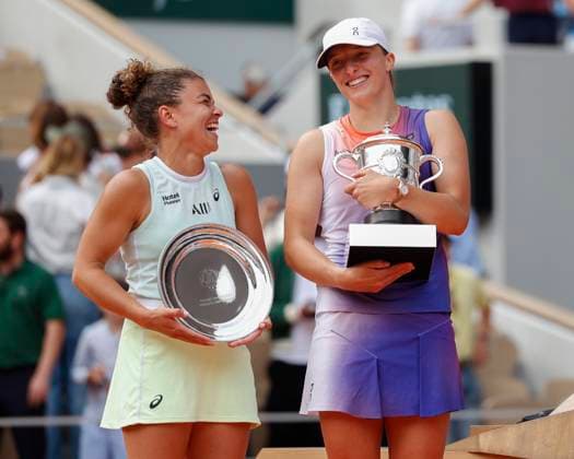 Finalist Jasmine Paolini and Iga Swiatek POL with cup, trophy, award ceremony, presentation Tennis French Open 2024 Roland Garros Paris France 8 June 2024 Copyright: xJuergenxHasenkopfx