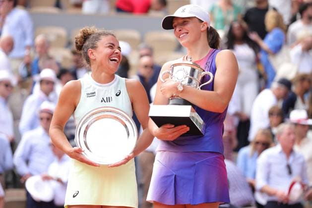 Jasmine Paolini, ITA, and Iga Swiatek, POL, after final of 2024 French Open at Roland Garros, Paris, 08 06 2024