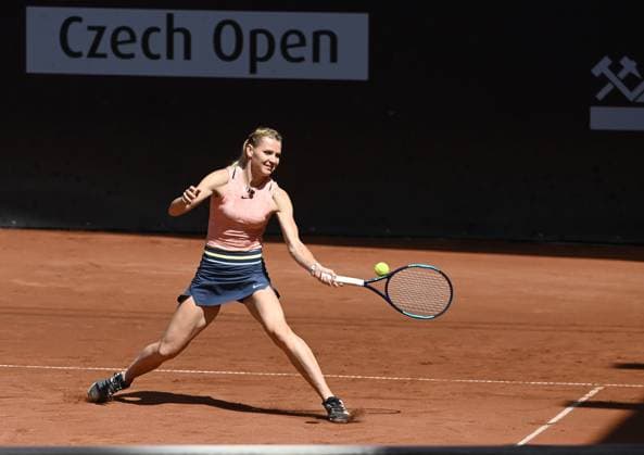Tenistka Lucie Safarova pri exhibicni ctyrhre, v niz nastoupila se svym manzelem, hokejistou Tomasem Plekancem proti paru Jan Koller a Kristyna Pliskova pred finale dvouhry tenisoveho challengeru UniCredit Czech Open, 8. cervna 2024, Prostejov. (CTKxPhoto LudekxPerina) CTKPhotoP2024060802548  CTKPhotoP2024060802548