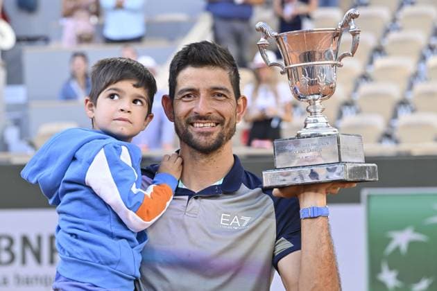 Tennis : Roland Garros 2024 - France - Mate Pavic - Croatie et Arevalo - El Salvador- remporte le titre du double Messieurs Tennis : Roland Garros 2024 - France - 08 06 2024 ChrysleneCaillaud Panoramic 