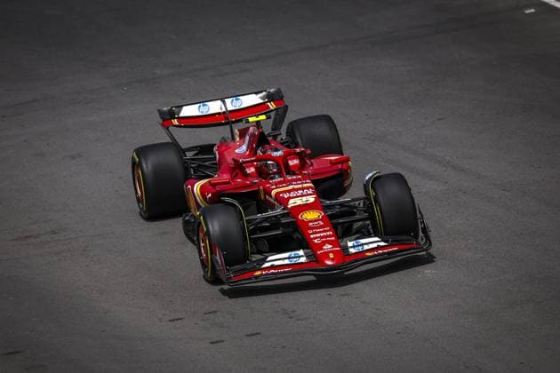 55 SAINZ Carlos (spa), Scuderia Ferrari SF-24, action during the Formula 1 AWS Grand Prix du Canada 2024, 9th round of the 2024 Formula One World Championship, WM, Weltmeisterschaft from June 07 to 09, 2024 on the Circuit Gilles Villeneuve, in MontrÃ al, Canada - F1 - CANADIAN GRAND PRIX 2024 DPPI Panoramic  240608_R09_CANADA_DP_EA020884