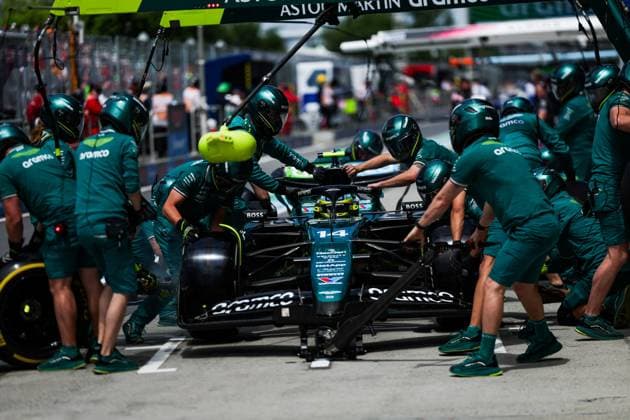 14 ALONSO Fernando (spa), Aston Martin F1 Team AMR24, action during the Formula 1 AWS Grand Prix du Canada 2024, 9th round of the 2024 Formula One World Championship, WM, Weltmeisterschaft from June 07 to 09, 2024 on the Circuit Gilles Villeneuve, in MontrÃ al, Canada - F1 - CANADIAN GRAND PRIX 2024 DPPI Panoramic  240608_R09_CANADA_DP_FG001092