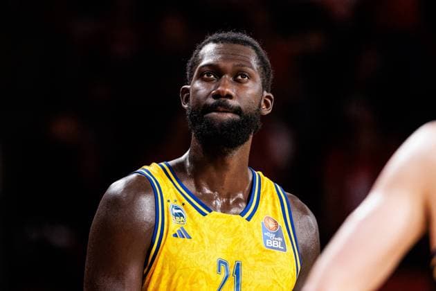 easyCredit Basketball Bundesliga Playoffs Final Game 1 FC Bayern Munich ALBA Berlin 08 06 2024 Khalifa Koumadje ALBA Berlin, 21 frustrated easyCredit Basketball Bundesliga Playoffs Final Game 1 FC Bayern Munich ALBA Berlin BMW Park, Munich on 08 06 2024 Copyright: xBEAUTIFULxSPORTS Wunderlx