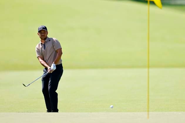 DUBLIN, OH - JUNE 08: Xander Schauffele (USA) plays a chip shot to the green at the 14th hole during the third round of the Memorial Tournament presented by Workday at Muirfield Village Golf Club on June 08, 2024 in Dublin, Ohio. (Photo by Joe Robbins Icon Sportswire) GOLF: JUN 08 PGA, Golf Herren the Memorial Tournament presented by Workday EDITORIAL USE ONLY Icon5732406080513