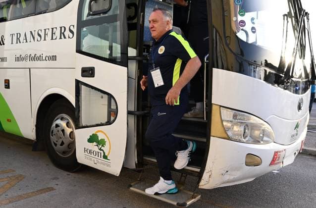 ORANJESTAD - Curacao coach Dick Advocaat arrives at the stadium during the World Cup qualifying Concacaf match between Aruba v Curacao at the Compleho Deportivo Guillermo Trinidad stadium on June 8, 2024 (local time) in Oranjestad, Aruba. ANP Hollandse Hoogte World Cup 2026 Qualifiers Concacaf 2024 xVIxANPxSportx xGerritxvanxKeulenxIVx 500658337 originalFilename: 500658337.jpg