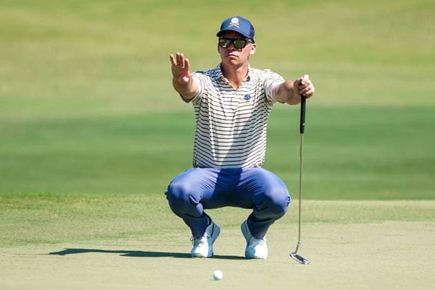 June 8, 2024, Humble, Texas, USA: Paul Casey of Crushers signals to the marshalls while lining up a putt on the 18th green during the second round of the 2024 LIV Golf Houston at Golf Club of Houston. Humble USA - ZUMAw109 20240608_fap_w109_026 Copyright: xDebbyxWongx