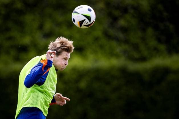 ZEIST - Frenkie de Jong during a training session of the Dutch national team, Nationalteam at the KNVB Campus on June 9, 2024 in Zeist, the Netherlands. The Dutch national team is preparing for the European Football Championship in Germany. ANP KOEN VAN WEEL UEFA EURO, EM, Europameisterschaft,Fussball 2024 Germany 2024 xVIxANPxSportx xxANPxIVx 500676657 originalFilename: 500676657.jpg