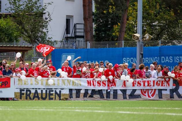Promotion match 2 Womens Bundesliga 1 FSV Mainz 05 VfL Bochum 1848 Mainz, 09 06 2024 The fans from Mainz demand on a banner that the champion team must be promoted Promotion match 2 Womens Bundesliga first leg 1 FSV Mainz 05 VfL Bochum 1848 Mainz, 09 06 2024 Copyright: xBEAUTIFULxSPORTS Hahnex