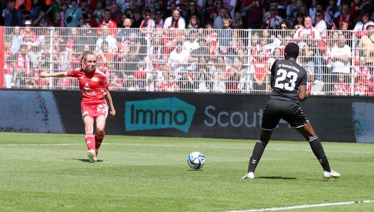Pia Metzner scores the goal for 1 0, Esther Etchian Kossy Sport Fußball Fußball Regionalliga Damen Relegation zur 2 Bundesliga DFL Saison 2023 2024 09 06 2024 1 FC Union Berlin FCU vs SV Henstedt-Ulzburg DFL regulations prohibit any use of photographs as image sequences and or quasi video