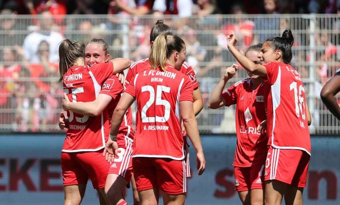 2 from l Pia Metzner cheers after 1 0 with Katja Orschmann, Dina Orschmann, Sarah Abu Sabbah Joy Emotion Jubilation Sport Soccer Football Regionalliga Women Relegation to 2 Bundesliga DFL Season 2023 2024 09 06 2024 1 FC Union Berlin FCU vs SV Henstedt-Ulzburg DFL regulations prohibit any use of photographs as image sequences and or quasi video