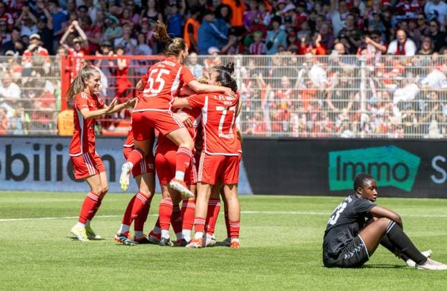 Soccer, Women, Season 2023 2024, Promotion match to 2 Bundesliga first leg , 1 FC Union Berlin SV Henstedt Ulzburg, Union celebrating after scoring 1 0, right Esther Etchian Kossy SV Henstedt Ulzburg , 09 06 2024, Copyright: xMatthiasxKochx