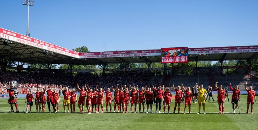Soccer, Women, Season 2023 2024, Promotion match to Bundesliga 2 first leg, 1 FC Union Berlin SV Henstedt Ulzburg, Union cheering after the final whistle, 09 06 2024, Copyright: xMatthiasxKochx
