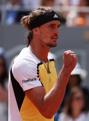 (240609) -- PARIS, June 9, 2024 -- Alexander Zverev celebrates scoring during the men s singles final between Carlos Alcaraz of Spain and Alexander Zverev of Germany at the French tennis tournament in Paris, France, June 9, 2024. ) (SP)FRANCE-PARIS-TENNIS-FRENCH OPEN-MEN S SINGLES FINAL GaoxJing 