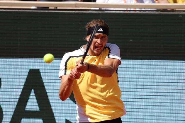 ROLAND GARROS 2024 Thierry Larret Maxppp. Tennis. Roland Garros 2024. Internationaux de France de tennis. Stade Roland Garros, Paris (75). Le 9 juin 2024. Finale Hommes : Court Philippe Chatrier : Alexander ZVEREV (GER) vs Carlos ALCARAZ (ESP) PARIS (75) STADE ROLAND GARROS PARIS ILE DE FRANCE FRANCE  Copyright: xThierryxLarret MAXPPPxThierryxLarretx TL_20240609_0034 0535795425st