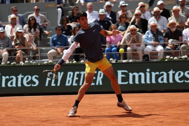 ROLAND GARROS 2024 Thierry Larret Maxppp. Tennis. Roland Garros 2024. Internationaux de France de tennis. Stade Roland Garros, Paris (75). Le 9 juin 2024. Finale Hommes : Court Philippe Chatrier : Alexander ZVEREV (GER) vs Carlos ALCARAZ (ESP) PARIS (75) STADE ROLAND GARROS PARIS ILE DE FRANCE FRANCE  Copyright: xThierryxLarret MAXPPPxThierryxLarretx TL_20240609_0442 0535795500st