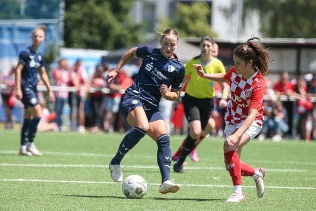 09 06 2024, xusrbx, Soccer 2 Bundesliga Relegation, FSV Mainz 05 Damen VfL Bochum Damen emspor, v l Nina Lange VfL Bochum, 23 , Fabienne Wuertele 1 FSV Mainz, 3 , DFL DFB REGULATIONS PROHIBIT ANY USE OF PHOTOGRAPHS as IMAGE SEQUENCES and or QUASI VIDEO Mainz