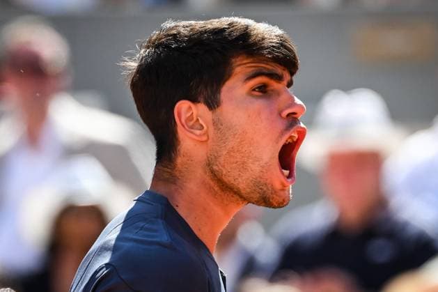 June 9, 2024, Paris, France: CARLOS ALCARAZ of Spain celebrates a point during the Men s Singles Final of the French Open tennis tournament at Roland-Garros. Paris France - ZUMAm308 20240609_zsp_m308_009 Copyright: xMatthieuxMirvillex