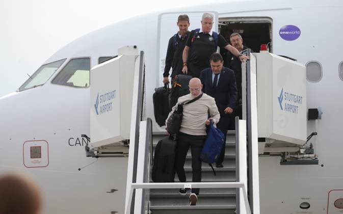 BAU 09 06 2024 Stuttgart European Football Championship Arrival of the Spanish national team at Stuttgart Airport, coach Luis de la Fuente gets off the plane in front