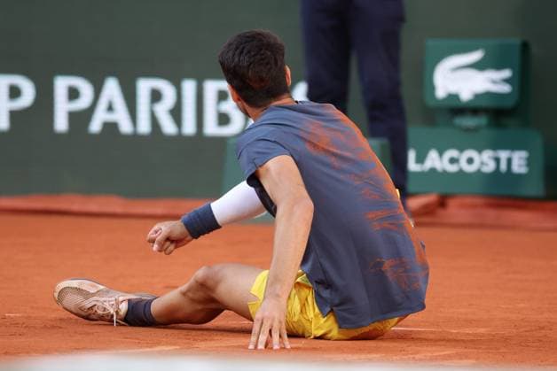 ROLAND GARROS 2024 Thierry Larret Maxppp. Tennis. Roland Garros 2024. Internationaux de France de tennis. Stade Roland Garros, Paris (75). Le 9 juin 2024. Finale Hommes : Court Philippe Chatrier : Court Philippe Chatrier : Alexander ZVEREV (GER) vs Carlos ALCARAZ (ESP) PARIS (75) STADE ROLAND GARROS PARIS ILE DE FRANCE FRANCE  Copyright: xThierryxLarret MAXPPPxThierryxLarretx TL_20240609_2009 0535855385st