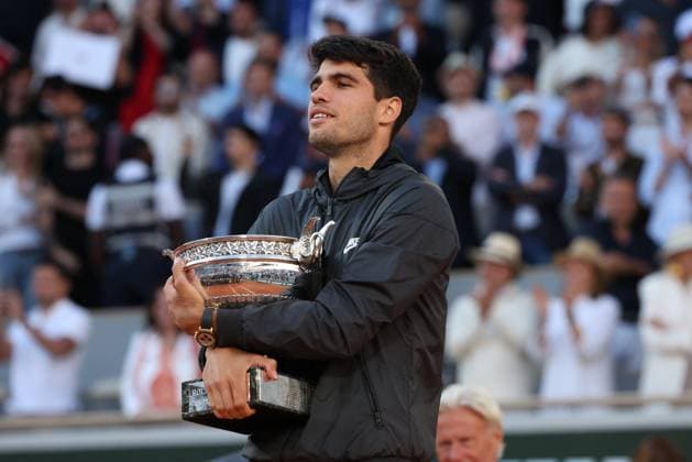 ROLAND GARROS 2024 Thierry Larret Maxppp. Tennis. Roland Garros 2024. Internationaux de France de tennis. Stade Roland Garros, Paris (75). Le 9 juin 2024. Finale Hommes : Court Philippe Chatrier : Court Philippe Chatrier : Alexander ZVEREV (GER) vs Carlos ALCARAZ (ESP) PARIS (75) STADE ROLAND GARROS PARIS ILE DE FRANCE FRANCE  Copyright: xThierryxLarret MAXPPPxThierryxLarretx TL_20240609_2016 0535855412st