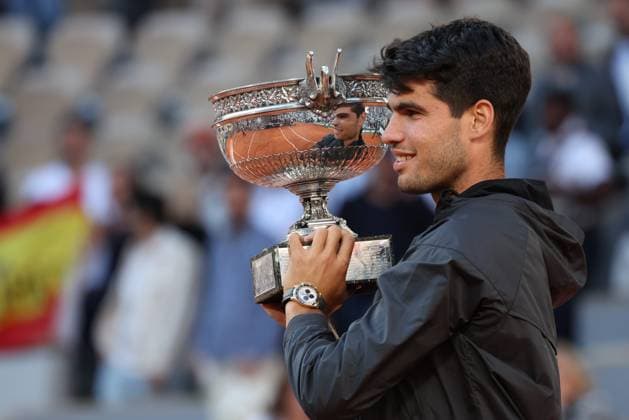 ROLAND GARROS 2024 Thierry Larret Maxppp. Tennis. Roland Garros 2024. Internationaux de France de tennis. Stade Roland Garros, Paris (75). Le 9 juin 2024. Finale Hommes : Court Philippe Chatrier : Court Philippe Chatrier : Alexander ZVEREV (GER) vs Carlos ALCARAZ (ESP) PARIS (75) STADE ROLAND GARROS PARIS ILE DE FRANCE FRANCE  Copyright: xThierryxLarret MAXPPPxThierryxLarretx TL_20240609_2022 0535855430st