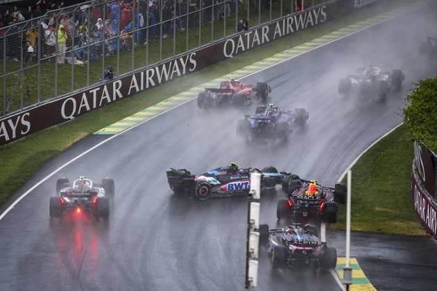 10 GASLY Pierre (fra), Alpine F1 Team A524, 31 OCON Esteban (fra), Alpine F1 Team A524, and 11 PEREZ Sergio (mex), Red Bull Racing RB20, action, start of the race, depart, during the Formula 1 AWS Grand Prix du Canada 2024, 9th round of the 2024 Formula One World Championship, WM, Weltmeisterschaft from June 07 to 09, 2024 on the Circuit Gilles Villeneuve, in MontrÃ al, Canada - F1 - CANADIAN GRAND PRIX 2024 DPPI Panoramic  240609_R09_CANADA_DP_EA017836