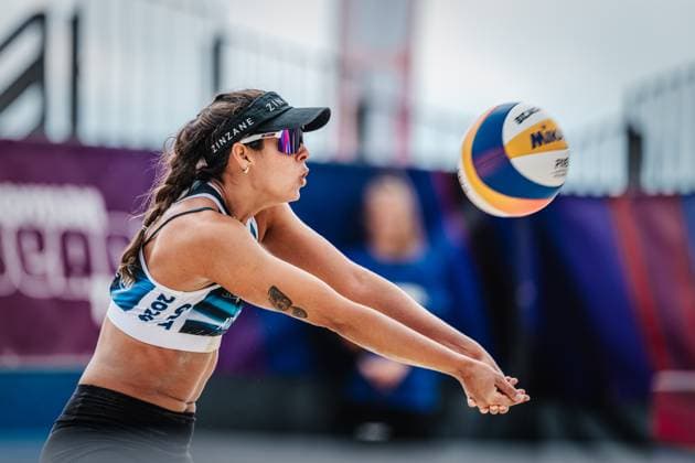 Beach volleyball women German Beach Tour 2024 Tourstop Bremen 09 06 2024 Andressa Cavalcanti Ramalho takes the ball Bremen Waterfront Bremen Germany
