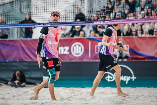 Beach volleyball men German Beach Tour 2024 Tourstop Bremen 09 06 2024 left cheers Bennet Poniewaz Bremen Waterfront Bremen Germany