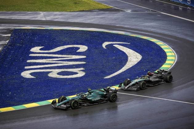 14 ALONSO Fernando (spa), Aston Martin F1 Team AMR24, 63 RUSSELL George (gbr), Mercedes AMG F1 Team W15, action during the Formula 1 AWS Grand Prix du Canada 2024, 9th round of the 2024 Formula One World Championship, WM, Weltmeisterschaft from June 07 to 09, 2024 on the Circuit Gilles Villeneuve, in MontrÃ al, Canada - F1 - CANADIAN GRAND PRIX 2024 DPPI Panoramic  240609_R09_CANADA_DP_EA018501