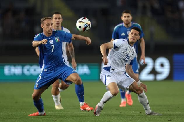 Empoli, Italy, 9th June 2024. Davide Frattesi of Italy and Haris Hajradinovic of Bosnia and Herzegovina during the International Friendly, Länderspiel, Nationalmannschaft match at Stadio Carlo Castellani, Empoli. Picture credit should read: Jonathan Moscrop Sportimage EDITORIAL USE ONLY. No use with unauthorised audio, video, data, fixture lists, club league logos or live services. Online in-match use limited to 120 images, no video emulation. No use in betting, games or single club league player publications. SPI-3180-0001