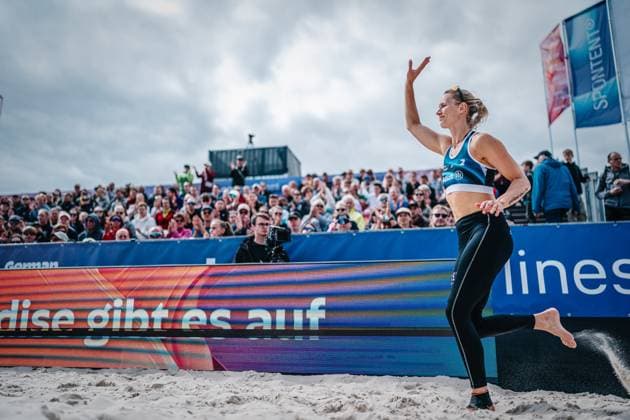 Beach volleyball women German Beach Tour 2024 Tourstop Bremen 09 06 2024 Kim van de Velde runs into the full arena Bremen Waterfront Bremen Germany