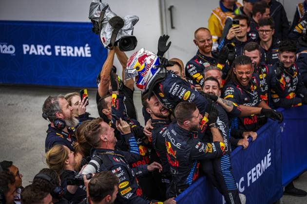 VERSTAPPEN Max (ned), Red Bull Racing RB20, portait celebrate his win during the Formula 1 AWS Grand Prix du Canada 2024, 9th round of the 2024 Formula One World Championship, WM, Weltmeisterschaft from June 07 to 09, 2024 on the Circuit Gilles Villeneuve, in MontrÃ al, Canada - F1 - CANADIAN GRAND PRIX 2024 DPPI Panoramic  240609_R09_CANADA_DP_EA010298