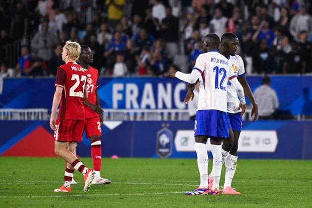 Randal Kolo Muani ( 12 - France ) and Ibrahima Konate ( 24 - France ) looks dejected following the Friendly match between France and Canada at Matmut Atlantique on June 09, 2024 in Bordeaux, France. ( Photo by federico pestellini panoramic ) - FOOTBALL : France vs Canada - Bordeaux - 09 06 2024 FedericoPestellini Panoramic 