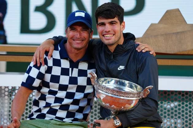 Carlos Alcaraz celebrates French Open Tennis, Day 15, Tennis, Roland Garros, Paris, France - 09 June 2024  Copyright: xJavierxGarcia Shutterstockx 14523810bq