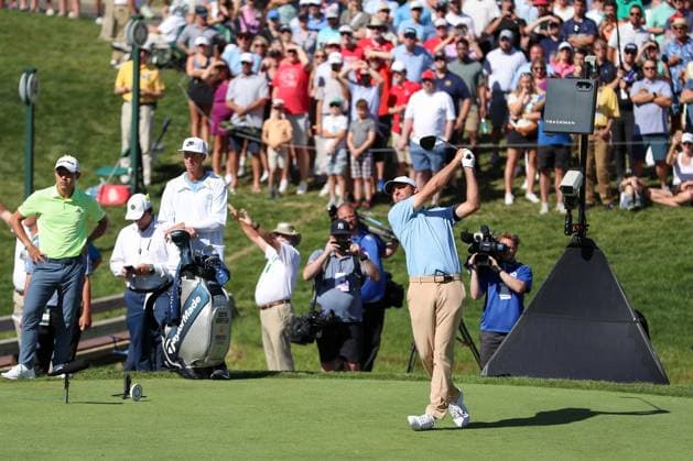 DUBLIN, OH - JUNE 09: Scottie Scheffler of the United States watches his drive on the 15th hole during the final round of the Memorial Tournament presented by Workday at Muirfield Village Golf Club on June 9, 2024 in Dublin, Ohio. (Photo by Ian Johnson Icon Sportswire) GOLF: JUN 09 PGA, Golf Herren the Memorial Tournament presented by Workday EDITORIAL USE ONLY Icon240609017