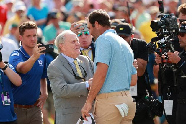 The Memorial Tournament Scottie Scheffler of the United States is congratulated by Jack Nicklaus after winning The Memorial Tournament presented by Workday at Muirfield Village Golf Club in Dublin, Ohio, USA on Sunday, June 9, 2024. Dublin Ohio United States  Copyright: xJorgexLemusx originalFilename:lemus-thememor240609_npw0d.jpg