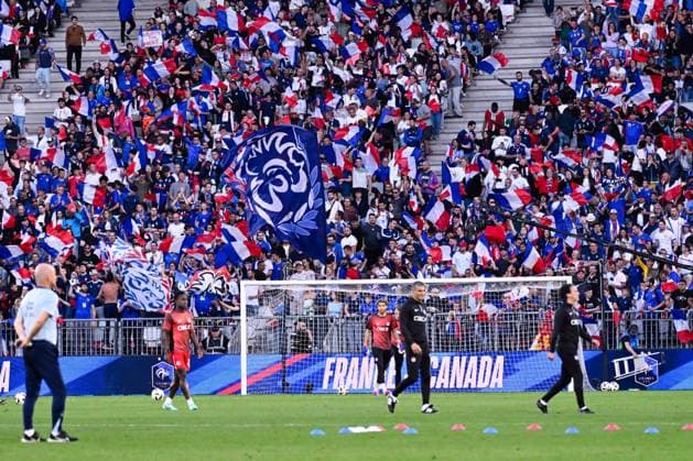 Fans of France during the Friendly match between France and Canada at Matmut Atlantique on June 09, 2024 in Bordeaux, France. ( Photo by federico pestellini panoramic ) - FOOTBALL : France vs Canada - Bordeaux - 09 06 2024 FedericoPestellini Panoramic 