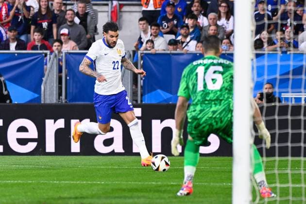 Theo Hernandez ( 22 - France ) and Maxime CREPEAU ( 16 - Canada ) during the Friendly match between France and Canada at Matmut Atlantique on June 09, 2024 in Bordeaux, France. ( Photo by federico pestellini panoramic ) - FOOTBALL : France vs Canada - Bordeaux - 09 06 2024 FedericoPestellini Panoramic 