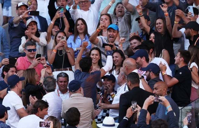 (240610) -- PARIS, June 10, 2024 -- Carlos Alcaraz (C) celebrates victory after the men s singles final match between Carlos Alcaraz of Spain and Alexander Zverev of Germany at the French Open tennis tournament at Roland Garros, Paris, France, June 9, 2024. ) (SP)FRANCE-PARIS-TENNIS-FRENCH OPEN-MEN S SINGLES-FINAL GaoxJing 