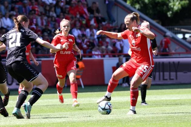 DEU, Region, Women, 1 FC Union vs Henstedt Ulzburg, 09 06 2024, Stadion Alte Foersterei, Berlin, DEU, Region, Women, 1 FC Union vs Henstedt Ulzburg, in the picture Dina Sophia Orschmannin 1 FC Union Berlin 25 , Lisa Heiseler 1 FC Union Berlin 7 , Liv Rike Fuss Henstedt Ulzburg 21 DFL regulations prohibit any use of Photographs as image sequences and or quasi video Foto Juergen Engler nordphoto GmbH nordphotoxGmbHx xEngler nph00076