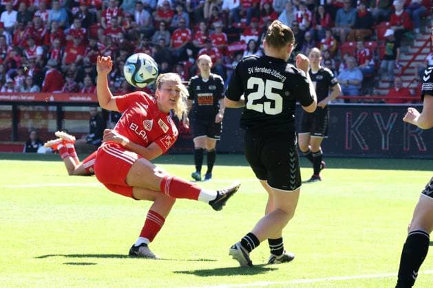 DEU, Region, Women, 1 FC Union vs Henstedt Ulzburg, 09 06 2024, Stadion Alte Foersterei, Berlin, DEU, Region, Women, 1 FC Union vs Henstedt Ulzburg, in the picture Dina Sophia Orschmannin 1 FC Union Berlin 25 , Lisa Kristin Behnke Henstedt Ulzburg 25 DFL regulations prohibit any use of Photographs as image sequences and or quasi video Foto Juergen Engler nordphoto GmbH nordphotoxGmbHx xEngler nph00076