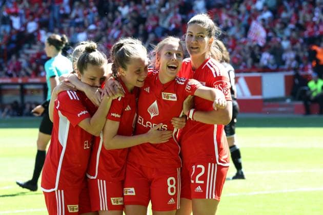 DEU, Region, Women, 1 FC Union vs Henstedt Ulzburg, 09 06 2024, Stadion Alte Foersterei, Berlin, DEU, Region, Women, 1 FC Union vs Henstedt Ulzburg, im Bild 8 0 durch Lisa Goersdorf 1 FC Union Berlin 8 , Unioner Spielerinen DFL regulations prohibit any use of Photographs as image sequences and or quasi video Foto Juergen Engler nordphoto GmbH nordphotoxGmbHx xEngler nph00076