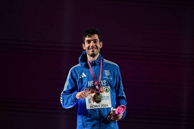 Mitiadis Tentoglou from Greece receives the gold medal of the long jump at the 2024 European Athletics Championships held at the Stadio Olimpico, in Rome, Italy, June 7 2024. IMAGO ONE INCH PRODUCTIONS ROME ITALY Copyright: xOnexInchxProductionsx 6247688
