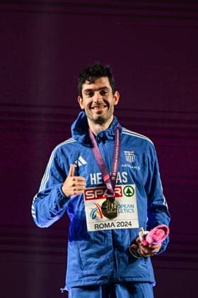 Mitiadis Tentoglou from Greece receives the gold medal of the long jump at the 2024 European Athletics Championships held at the Stadio Olimpico, in Rome, Italy, June 7 2024. IMAGO ONE INCH PRODUCTIONS ROME ITALY Copyright: xOnexInchxProductionsx 6247689