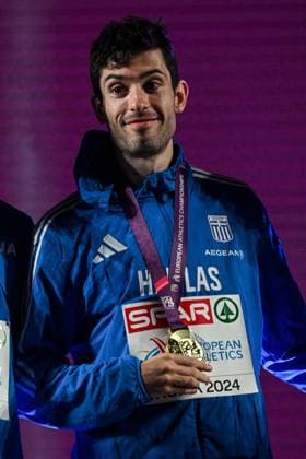 Mitiadis Tentoglou from Greece receives the gold medal of the long jump at the 2024 European Athletics Championships held at the Stadio Olimpico, in Rome, Italy, June 7 2024. IMAGO ONE INCH PRODUCTIONS ROME ITALY Copyright: xOnexInchxProductionsx 6247685