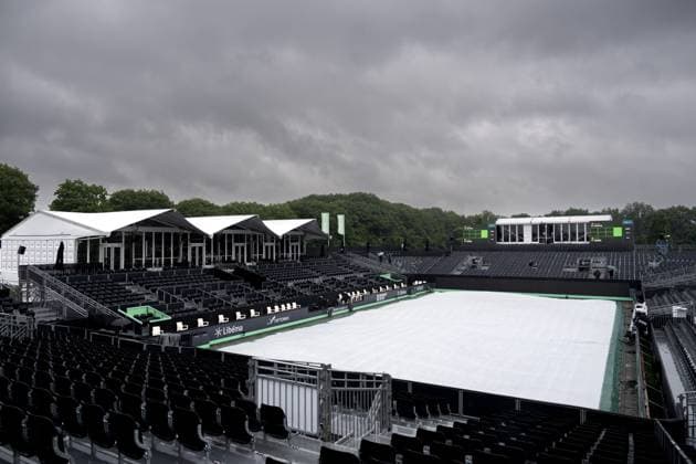 ROSMALEN - The start of the grass tournament Rosmalen has been postponed due to rainfall. Heavy showers will pass through large parts of the country. ANP SANDER KONING xVIxANPxSportx xxANPxIVx 500760932 originalFilename: 500760932.jpg