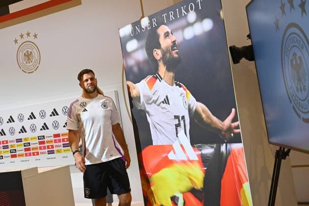 Niclas FUELLKRUG GER , single image,cropped single motif,half figure,half figure press conference, German national football team,training camp in Herzogenaurach on 10 06 2024