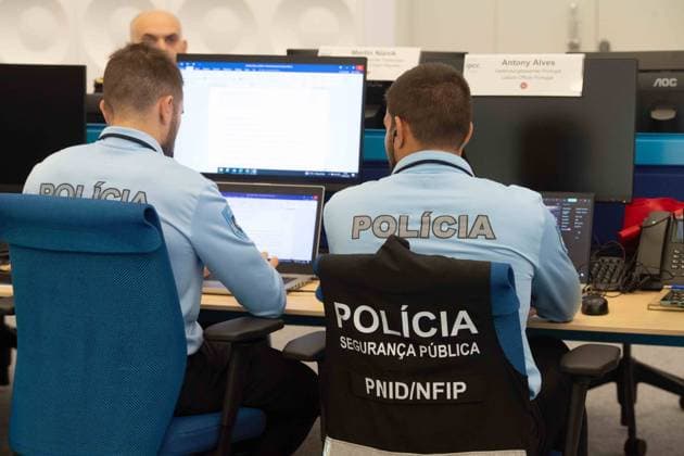 The IPCC in Neuss, interior view, general, feature, border motif, symbol photo Opening of the IPCC International Police cooperation Center for the UEFA European Football Championship 2024, , Neuss, on 10 06 2024 Â