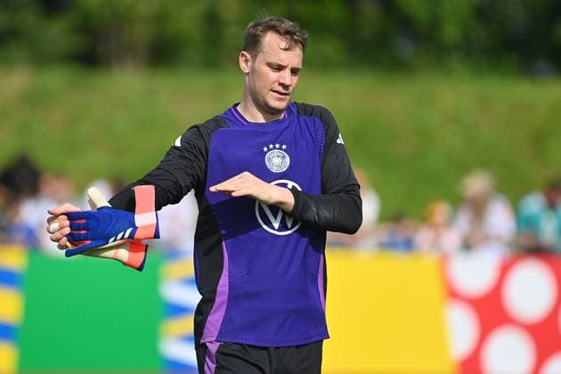 Goalkeeper Manuel NEUER GER , action,single image,cropped single motif,half figure,half figure public training, German national football team,training camp in Herzogenaurach on 10 06 2024