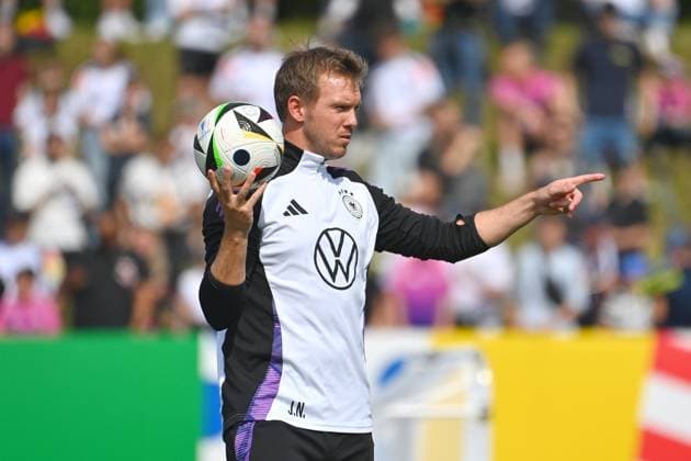 National coach Julian NAGELSMANN GER , gestures, gives instructions, single image, cropped single motif, half figure, half figure public training, German national football team, training camp in Herzogenaurach on 10 06 2024